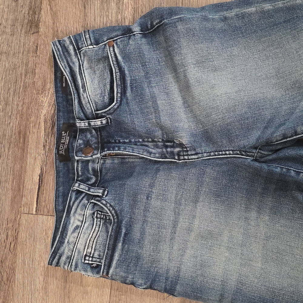 Judy Blue Relaxed Fit Jeans - Picture 3 of 11